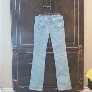 Guess women’s stretch jeans in size 26